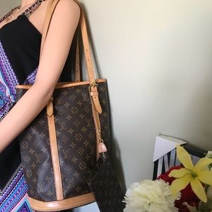 Bucket Gm Shoulder bag monogram